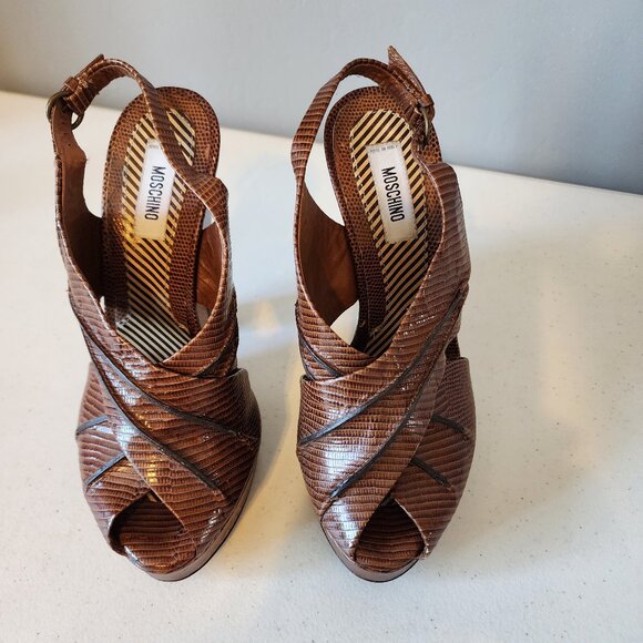 Moschino "EUC" - Picture 2 of 16